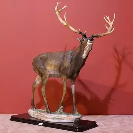 Скульптура "Олень"